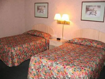 The Carolinian Inn 8